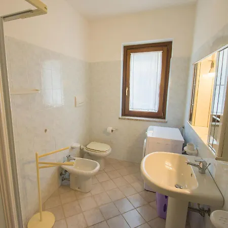 Trilocale Con Giardino 1500 Mt Da Porto Pollo